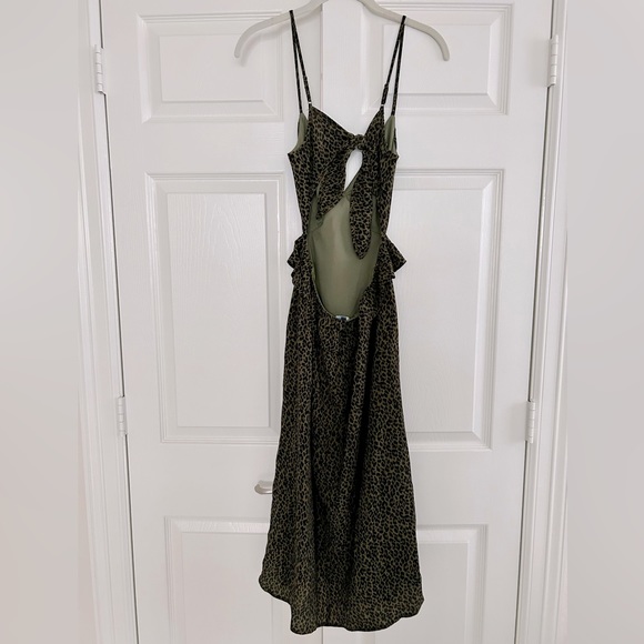 Francesca’s ruffle midi dress - Picture 4 of 9